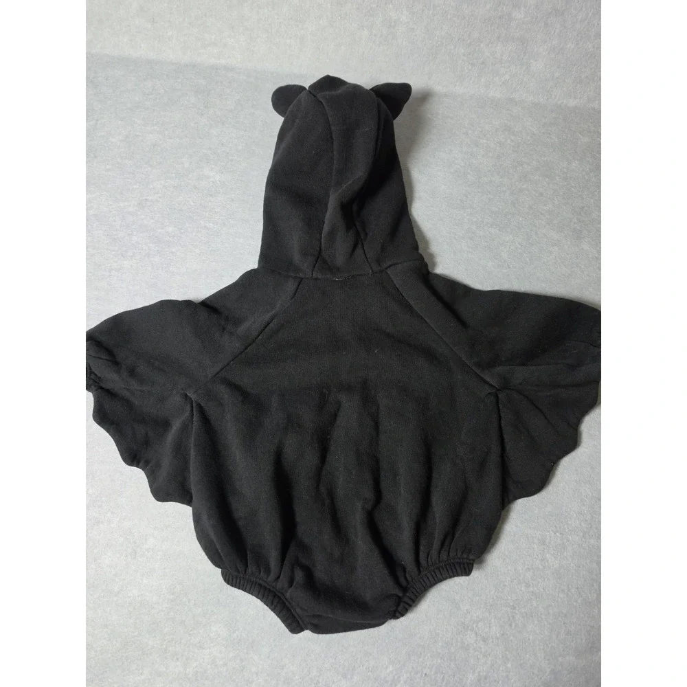 Bat Hooded Snap Romper 0-3 M Halloween Costume Old Navy Hooded Black Wings Fangs
